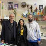 Il proprietario ci fa fare la conoscenza di due dei suoi sette figli: la 19enne Hatice e il 35enne Huseyin, unico maschio tra sei sorelle